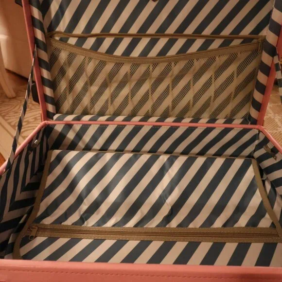 4-Piece Steamline Luggage Set, Large suitcase, carryon suitcase,  two hatboxes - Picture 13 of 16